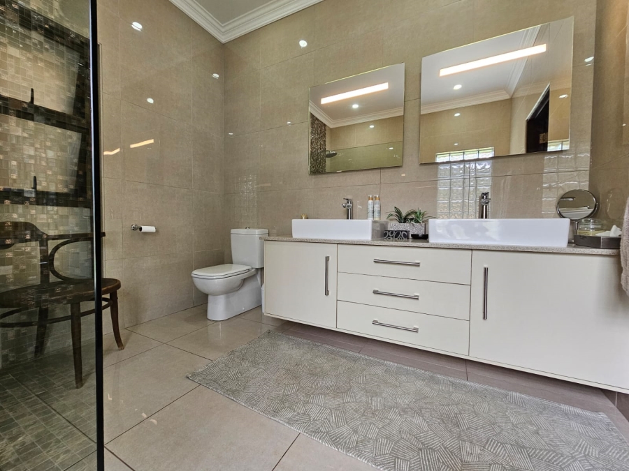 5 Bedroom Property for Sale in Jim Fouchepark Free State